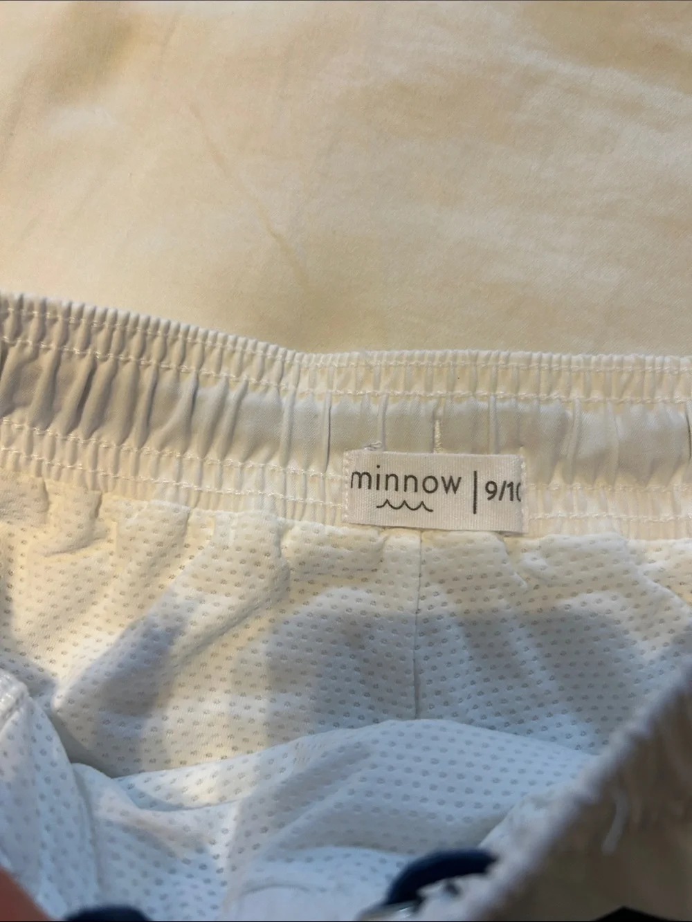 Minnow Boys White & Navy Striped swim shorts size 8